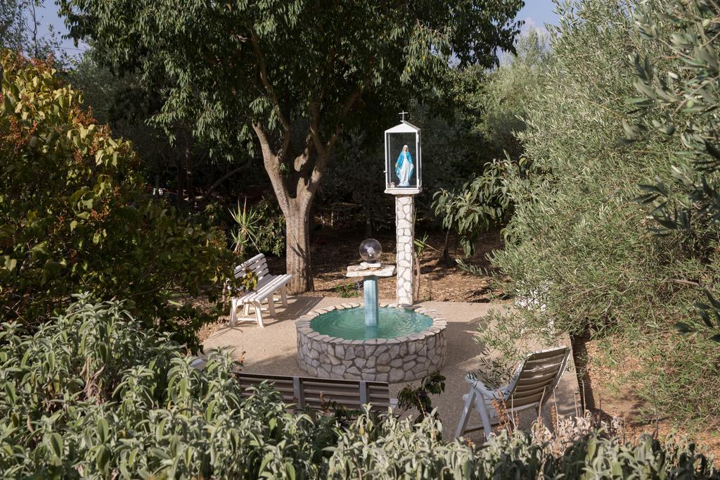 B&B Diamante Nissoria Kültér fotó